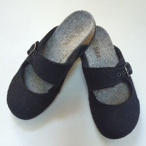 Dr Andrew Weil, Fiesta. Black Wool Orthotic Mary Jane mules. 8